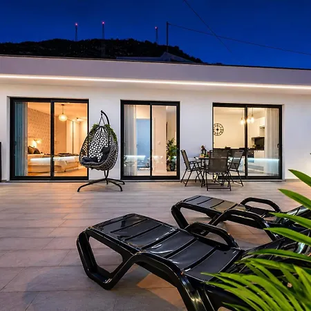 Moreiana Pontinha House * Machico (Madeira)
